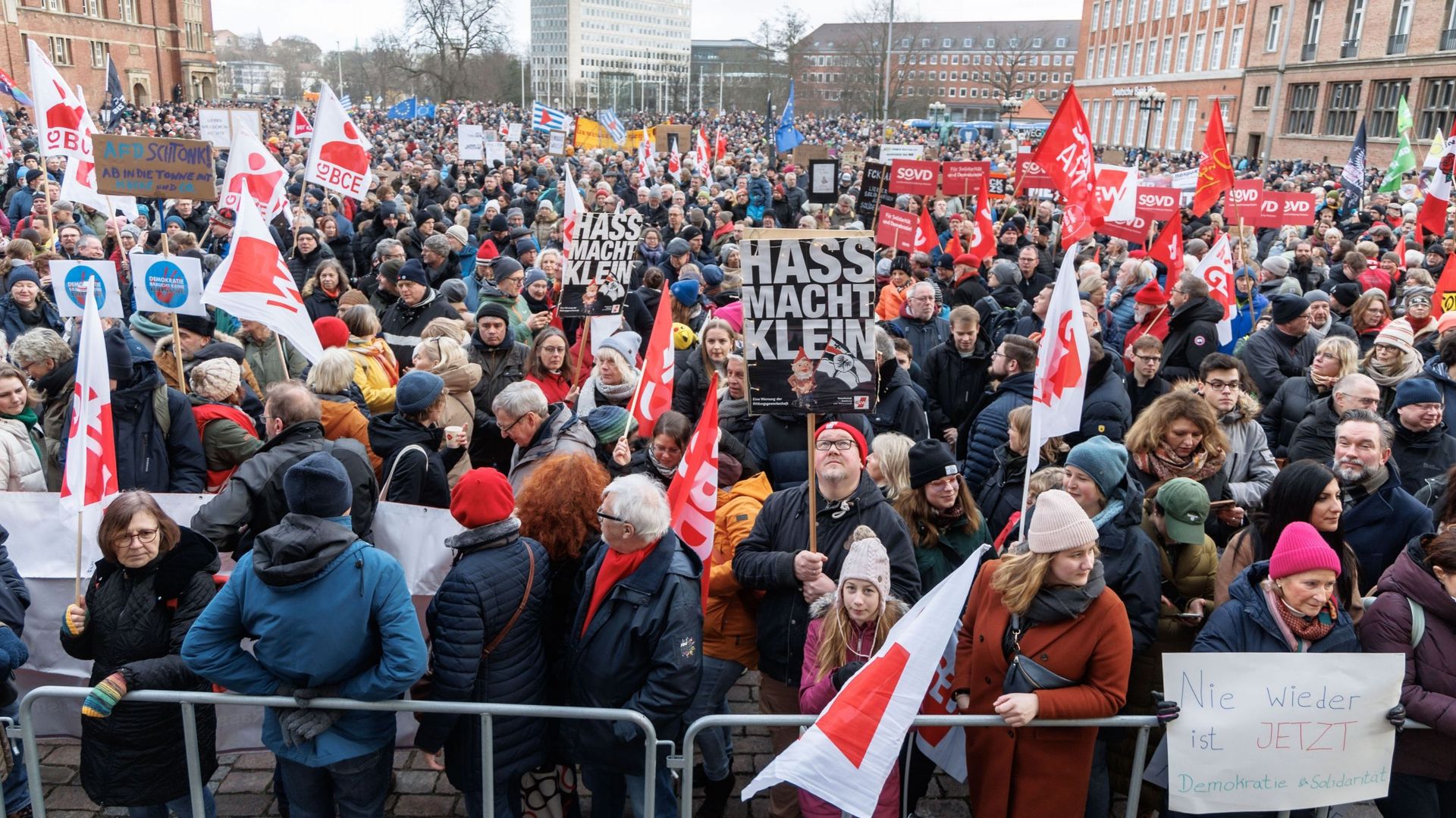 BERLIN : UNE RÉPONSE À L&rsquo;EXTRÊME DROITE EN VICTOIRE HISTORIQUE POUR LA GAUCHE ALLEMANDIQUE